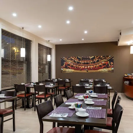 Opera Centrum Hotel 4*