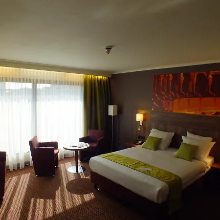 Opera Centrum 4*